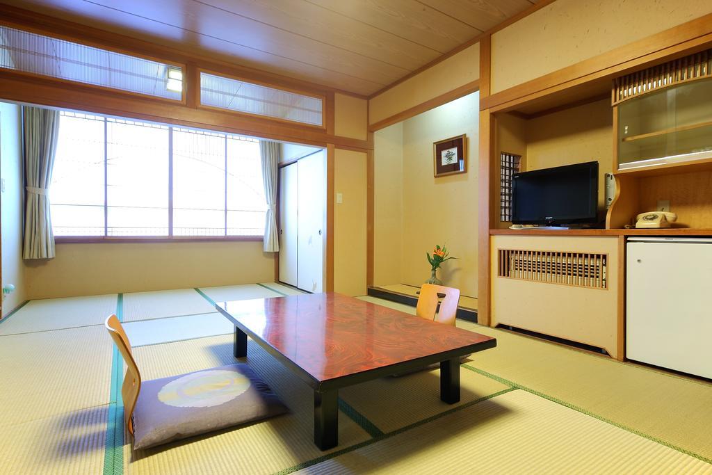 Awara Onsen Hot Spring Koubou Gurabaatei Hotel Szoba fotó