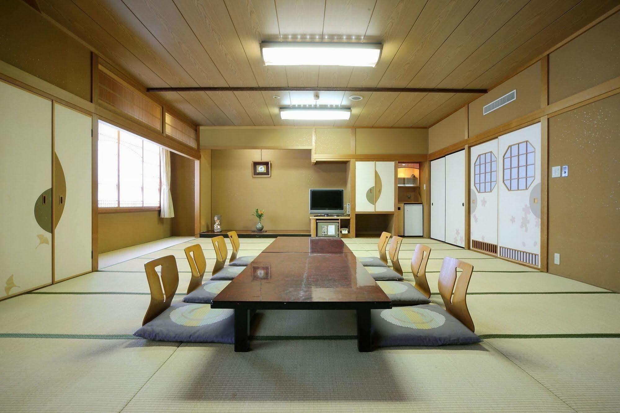 Awara Onsen Hot Spring Koubou Gurabaatei Hotel Kültér fotó