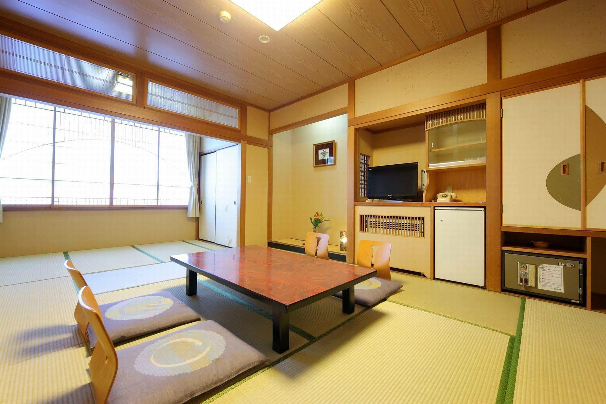 Awara Onsen Hot Spring Koubou Gurabaatei Hotel Kültér fotó